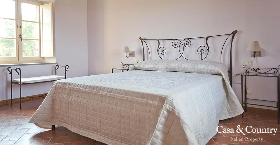 8 bed  For Sale in Val Di Chiana,  - photo 12