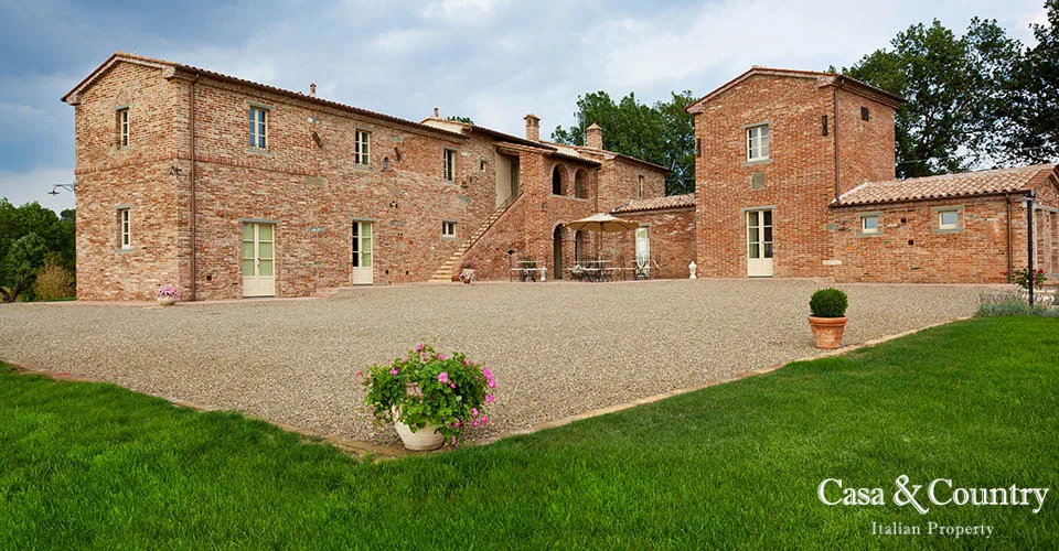 8 bed  For Sale in Val Di Chiana,  - photo 7