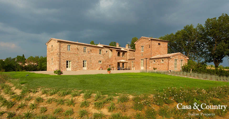 8 bed  For Sale in Val Di Chiana,  - photo 4