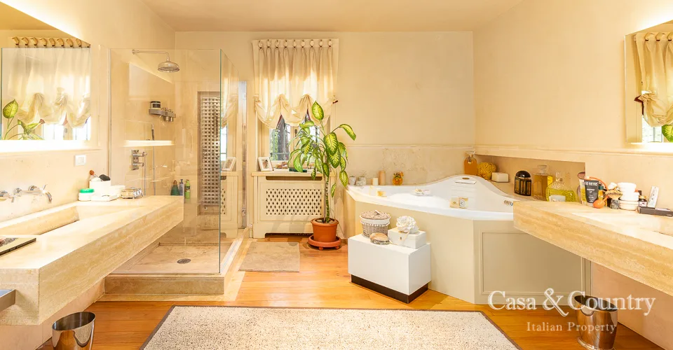 5 bed  For Sale in Florence,  - photo 25
