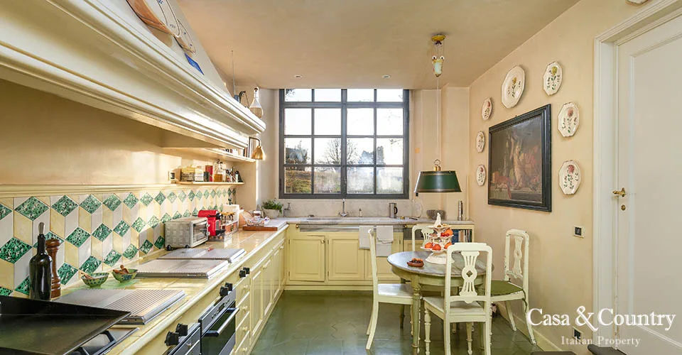8 bed  For Sale in Florence,  - photo 25