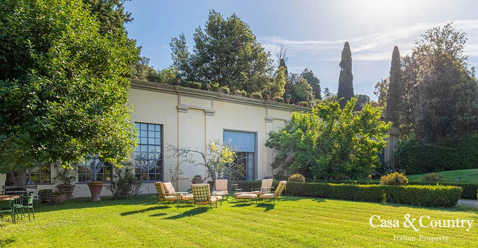 8 bed  For Sale in Florence, 