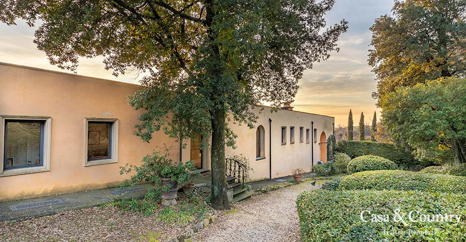 8 bed  For Sale in Florence,  - photo 10