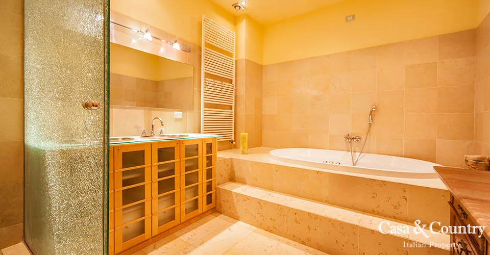 12 bed  For Sale in Florence,  - photo 45