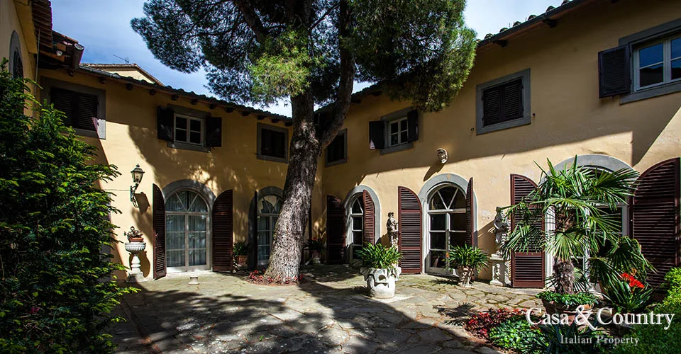 5 bed  For Sale in Chianti,  - 1
