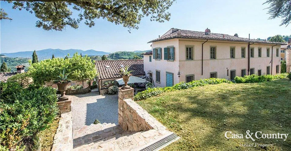9 bed  For Sale in Lucca, 