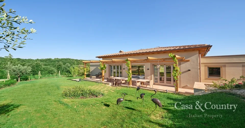 4 bed  For Sale in Volterra,  - photo 2