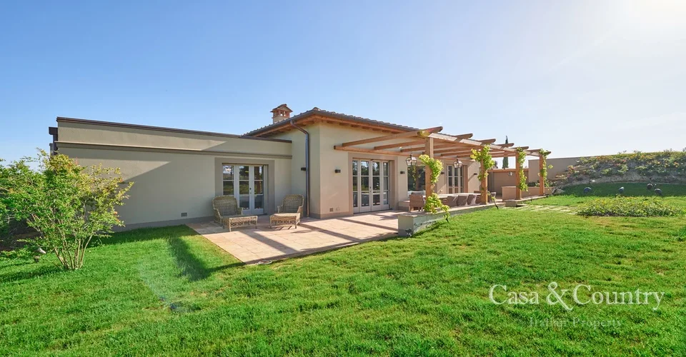 4 bed  For Sale in Volterra,  - photo 3