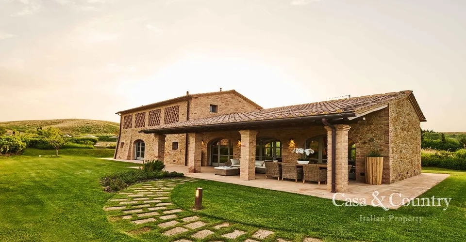 3 bed  For Sale in Volterra,  - 1