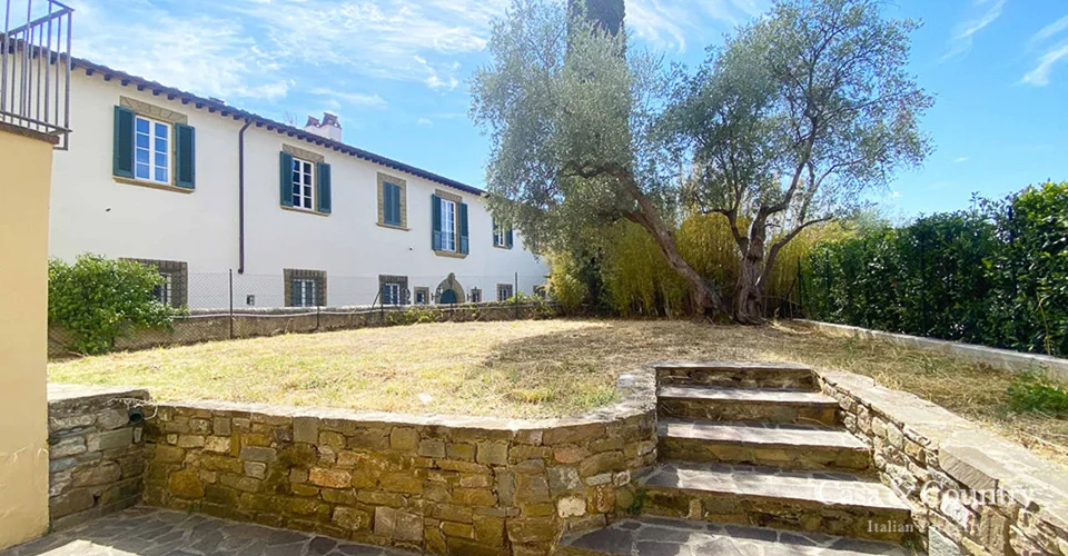 4 bed  For Sale in Via San Leonardo Florence,  - 2