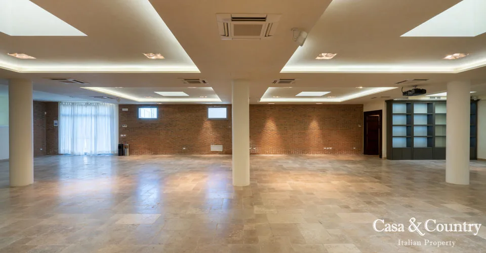 15 bed  For Sale in Florence,  - photo 37