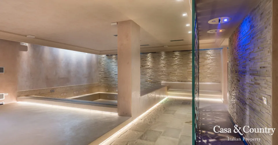 15 bed  For Sale in Florence,  - photo 33