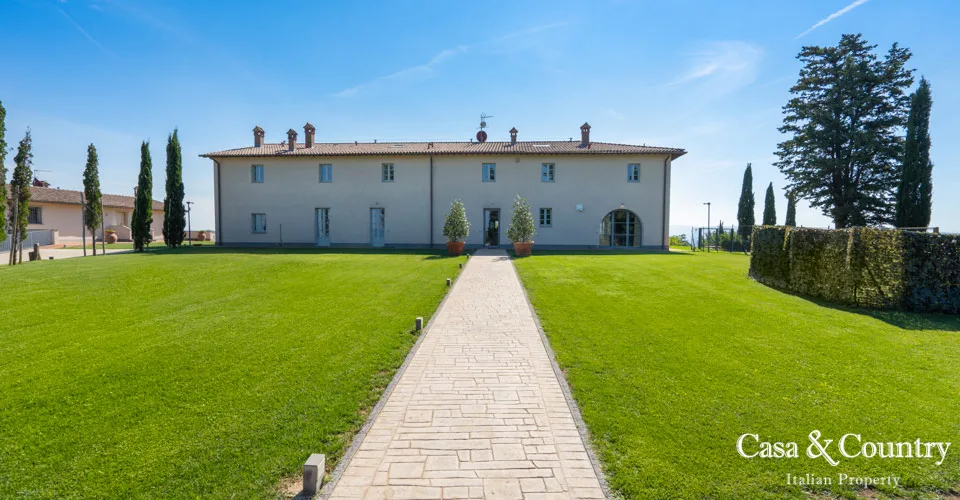 15 bed  For Sale in Florence,  - 2