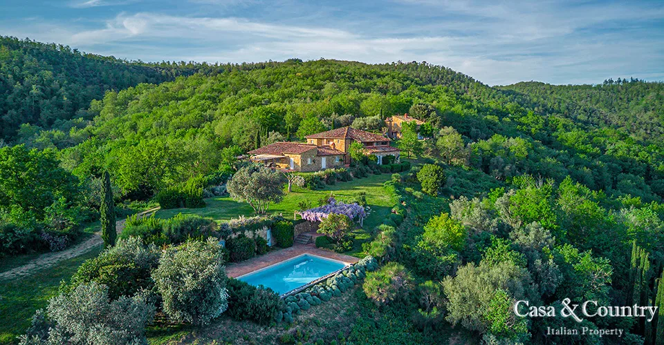 9 bed  For Sale in Chianti,  - 1