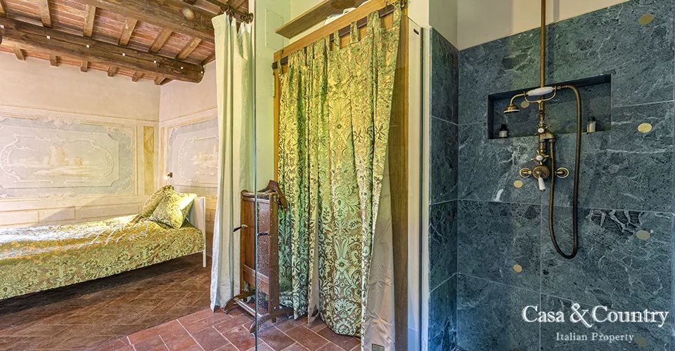 7 bed  For Sale in Florence,  - photo 42