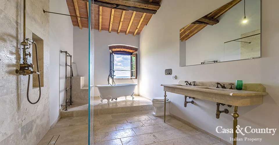 7 bed  For Sale in Florence,  - photo 37