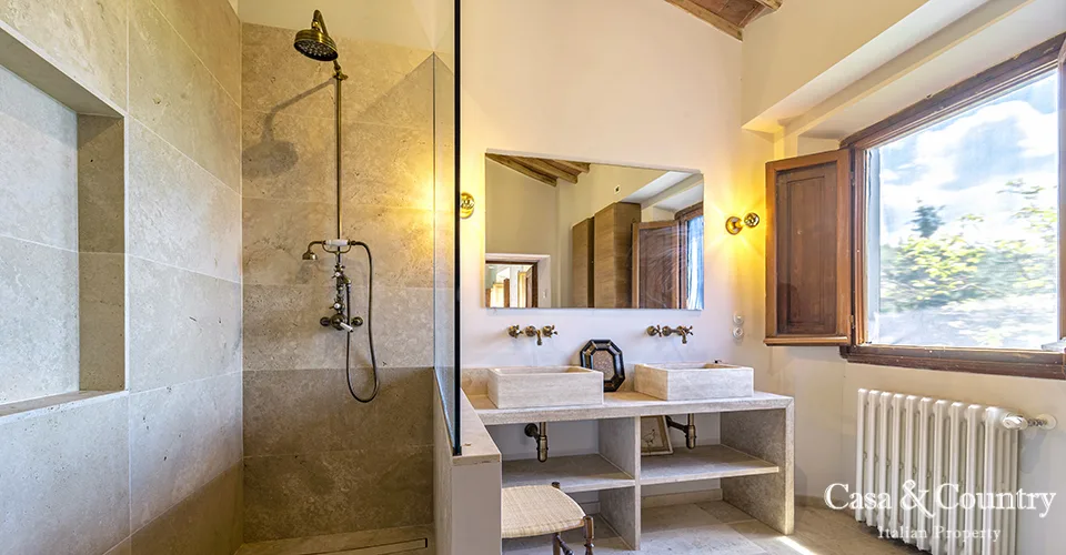 7 bed  For Sale in Florence,  - photo 54
