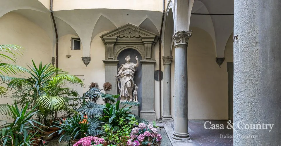 17 bed  For Sale in Florence,  - 5