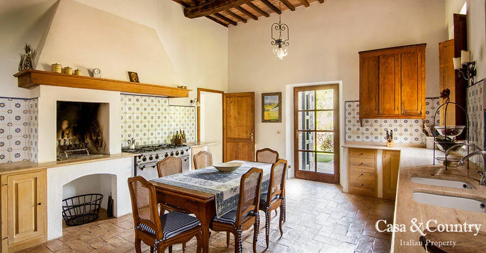 5 bed  For Sale in Montalcino,  - photo 13