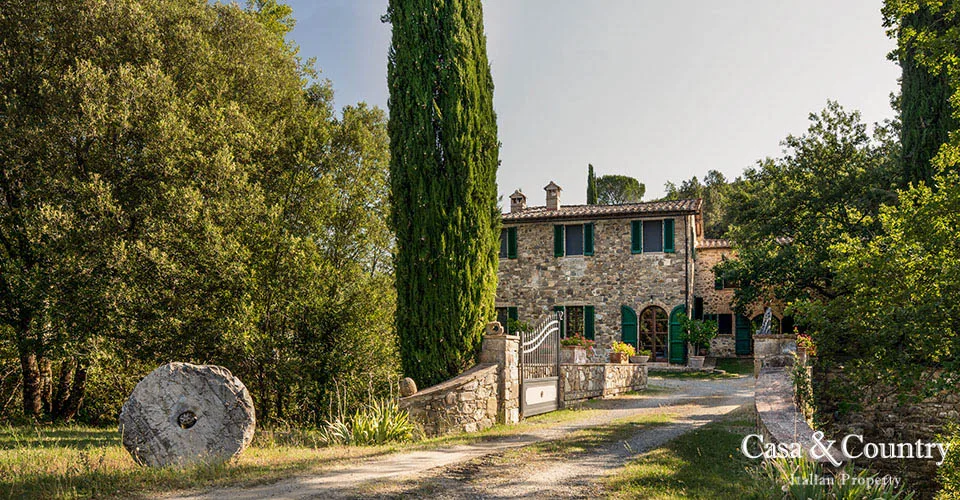 5 bed  For Sale in Montalcino,  - 1