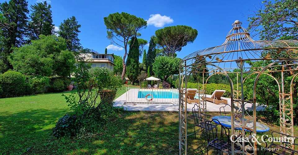5 bed  For Sale in Florence,  - 5
