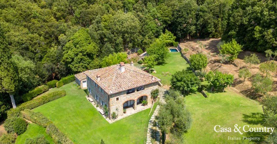 7 bed  For Sale in Loro Ciuffena,  - 2