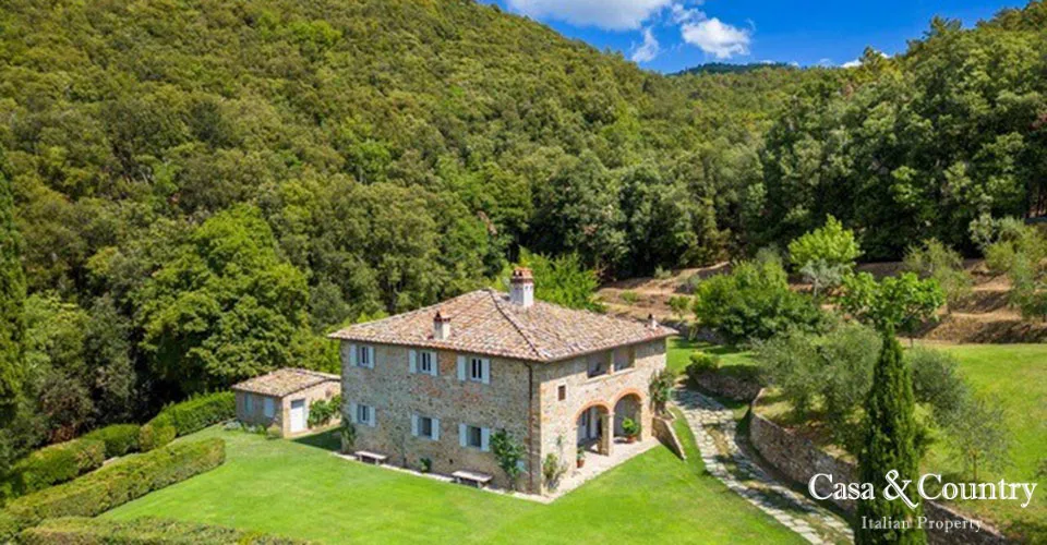 7 bed  For Sale in Loro Ciuffena,  - 4