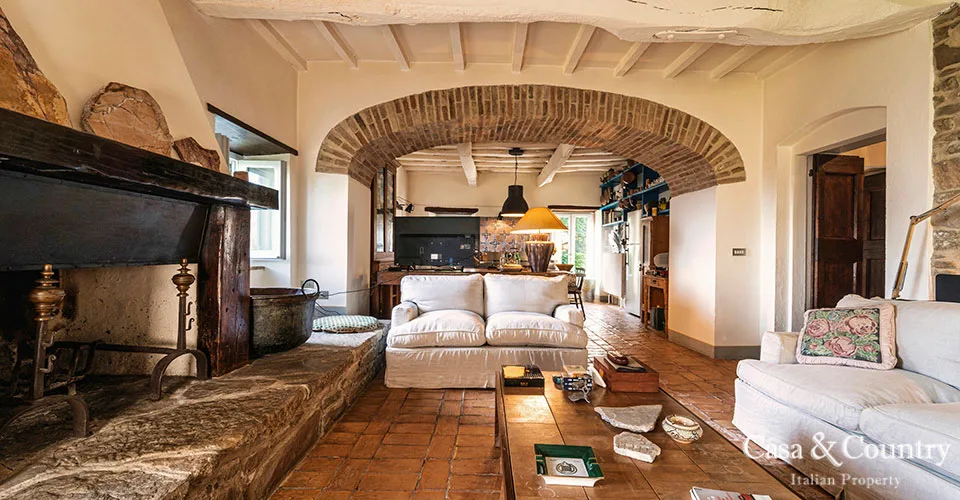 7 bed  For Sale in Loro Ciuffena,  - photo 23