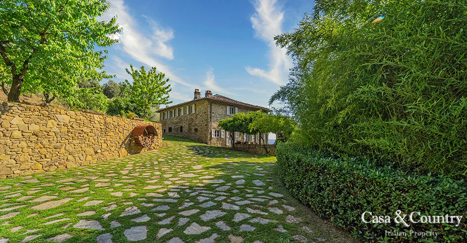 7 bed  For Sale in Loro Ciuffena,  - photo 13