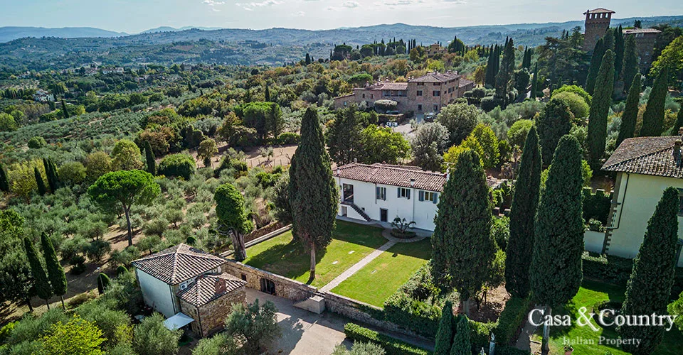 7 bed  For Sale in Florence,  - 1