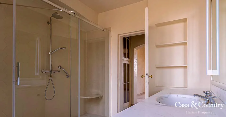 5 bed  For Sale in Florence,  - photo 29