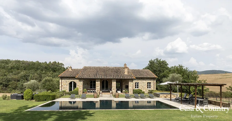3 bed  For Sale in Casole D'elsa,  - 1
