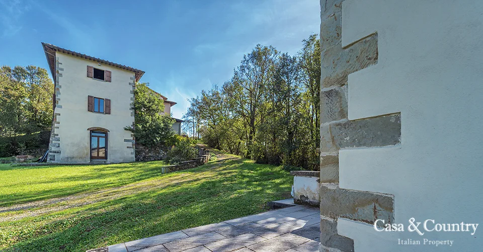 6 bed  For Sale in Laterina,  - 1