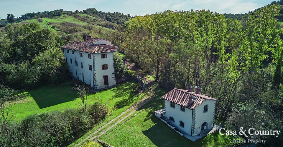 6 bed  For Sale in Laterina,  - 2