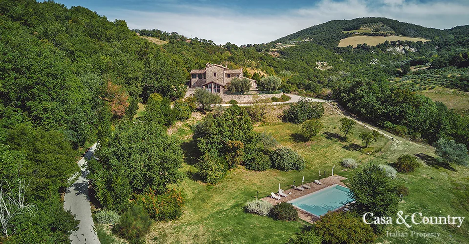 15 bed  For Sale in Umbria,  - 2