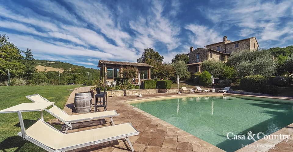 15 bed  For Sale in Umbria, 