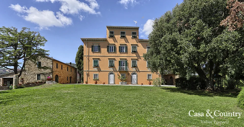 7 bed  For Sale in San Vincenzo, Tuscan Coast,  - 1