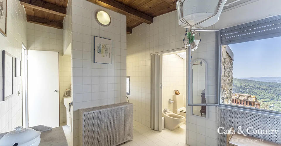 10 bed  For Sale in Florence,  - photo 37