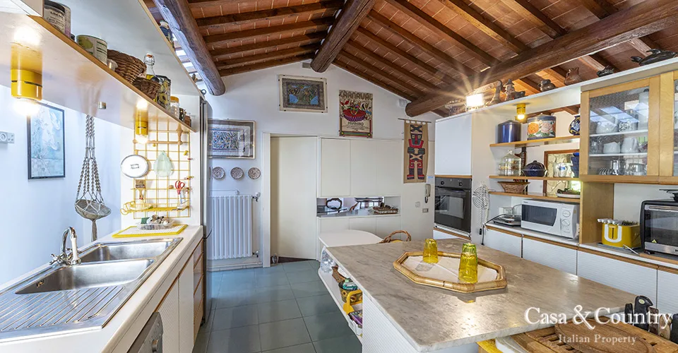 10 bed  For Sale in Florence,  - photo 23