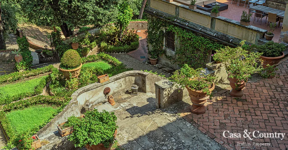 9 bed  For Sale in Florence,  - 5