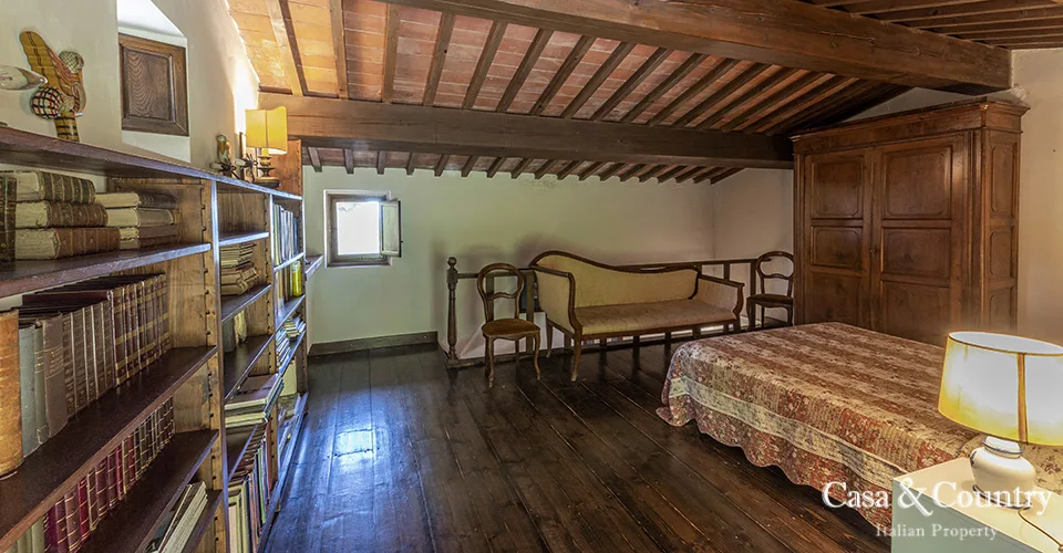 5 bed  For Sale in Florence,  - photo 36