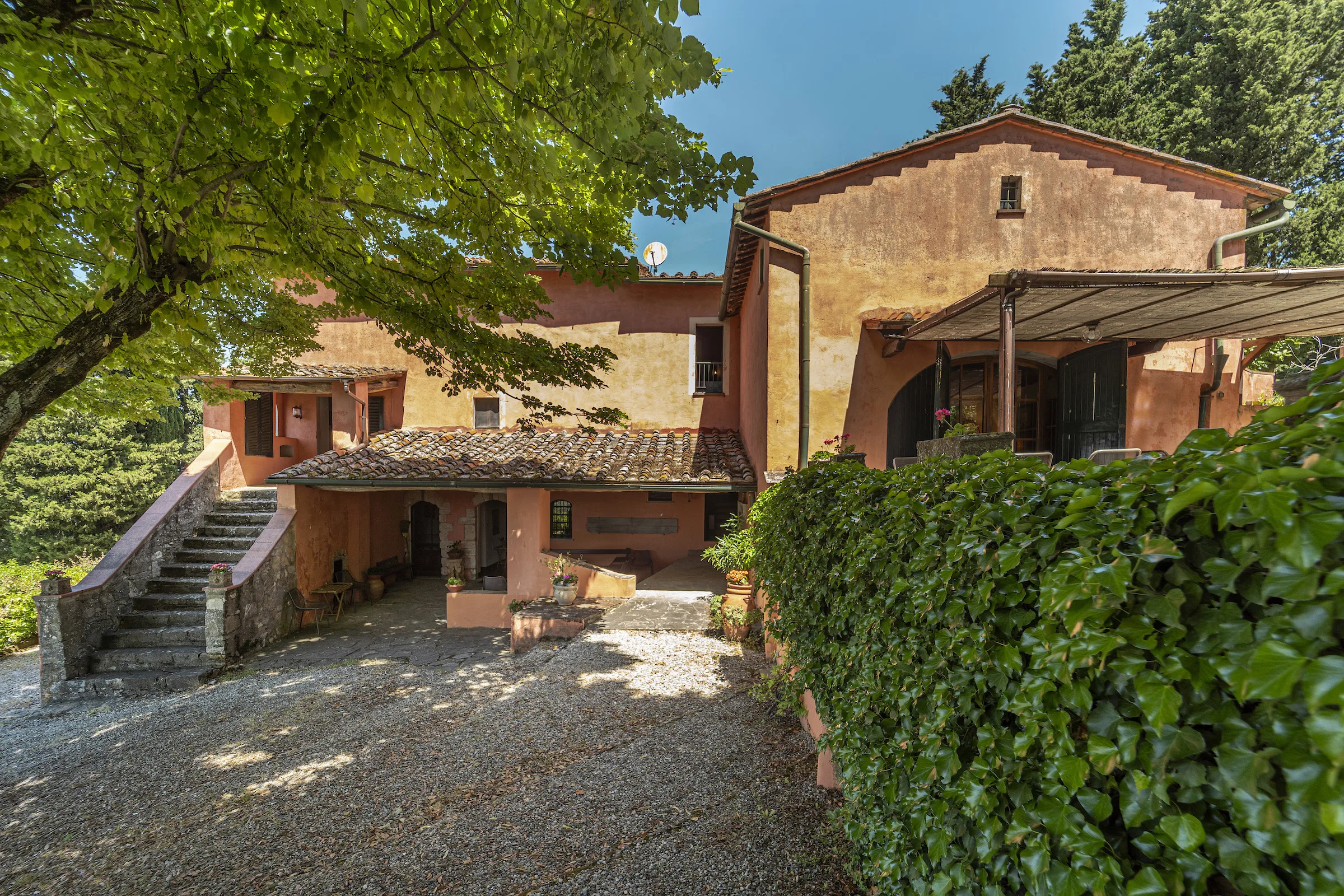 5 bed  For Sale in Florence,  - 2