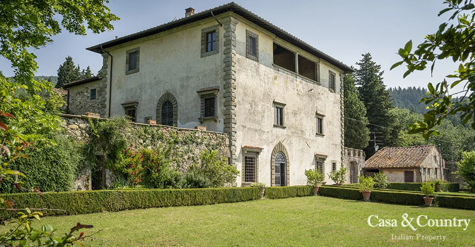 11 bed  For Sale in Florence,  - 1