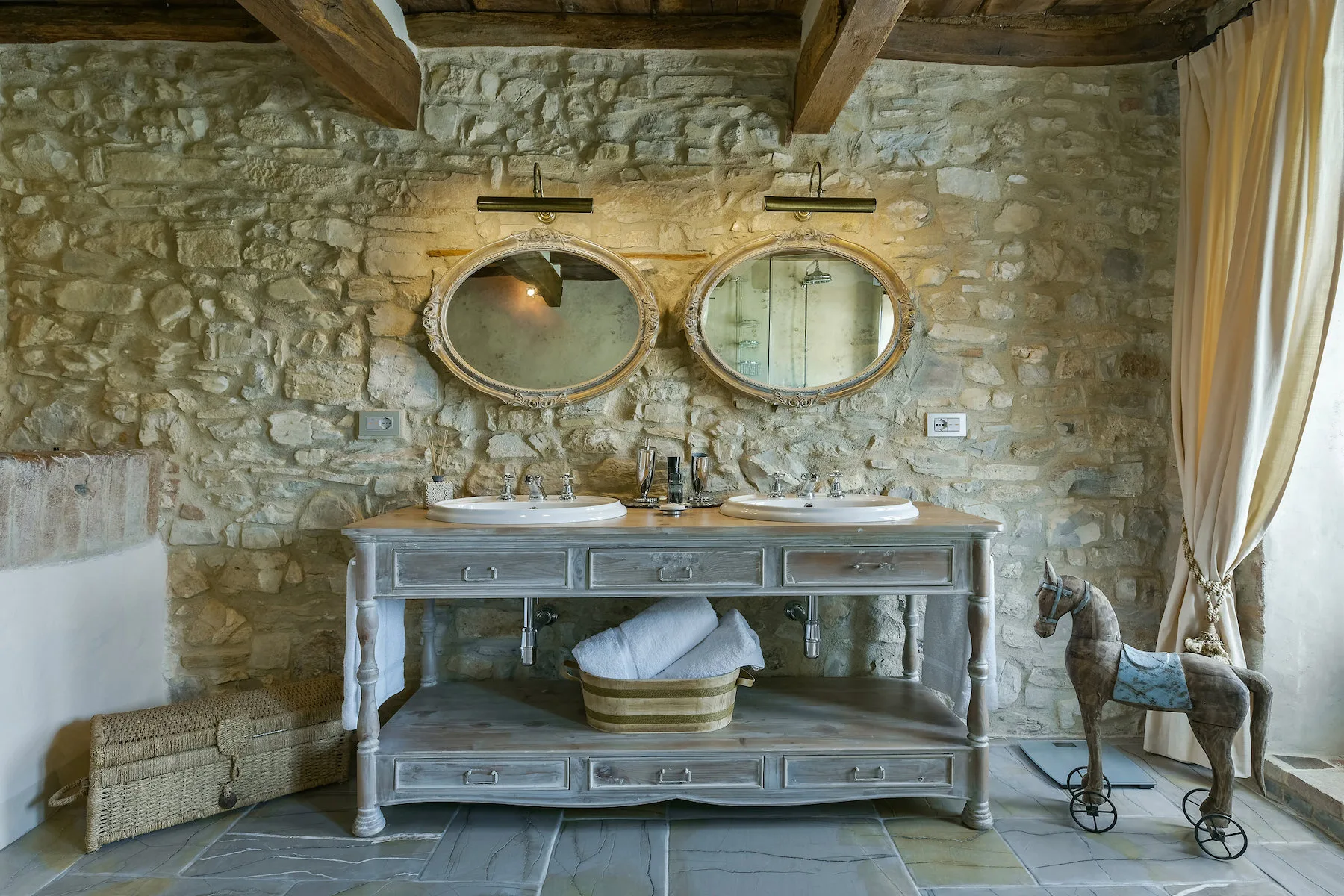 4 bed  For Sale in Radda In Chianti,  - 1