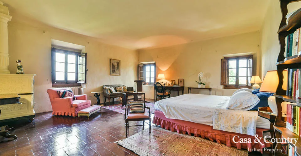 7 bed  For Sale in Florence,  - photo 40
