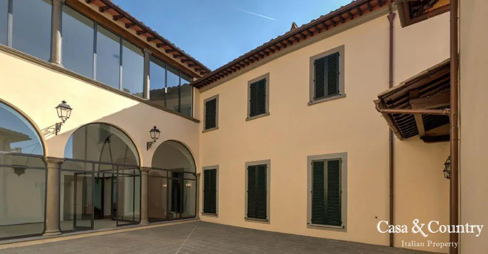24 bed  For Sale in Florence,  - 2