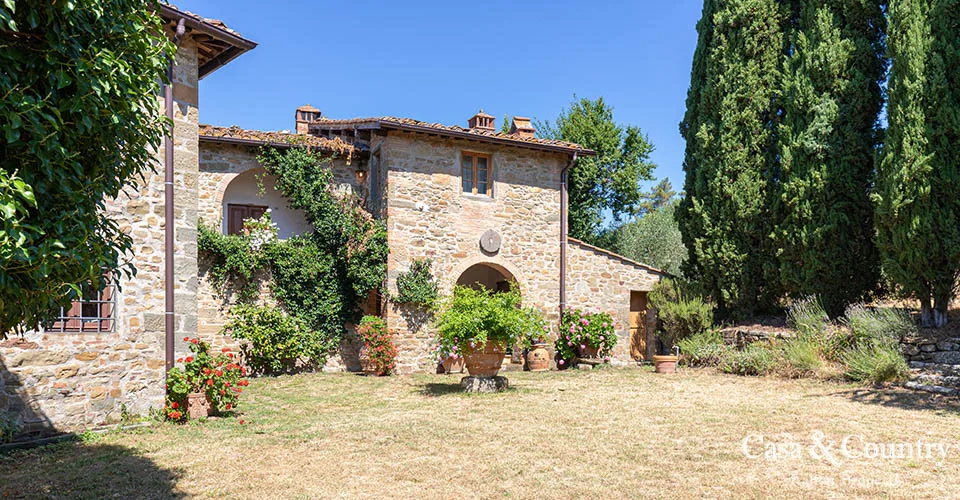 4 bed  For Sale in Val D' Arno - South Florence,  - 6