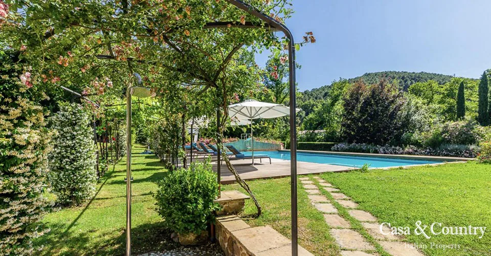 11 bed  For Sale in Lucca,  - photo 9