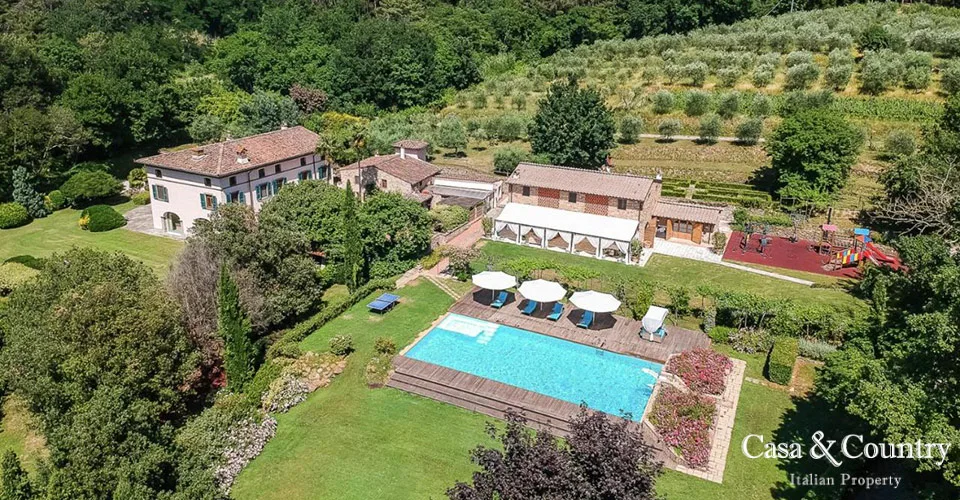 11 bed  For Sale in Lucca,  - 2