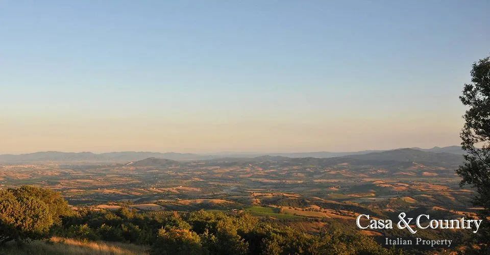 10 bed  For Sale in Maremma, 